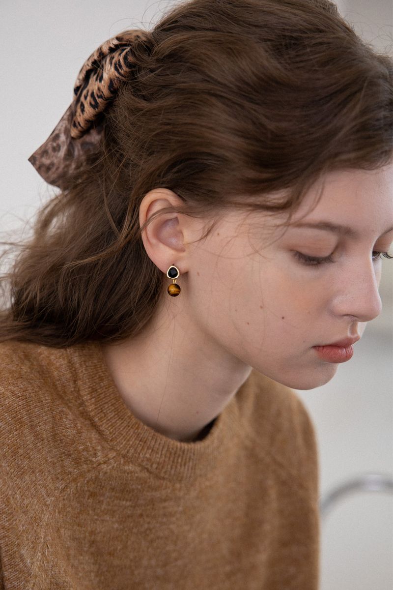 Black and brown gemstone drop earring