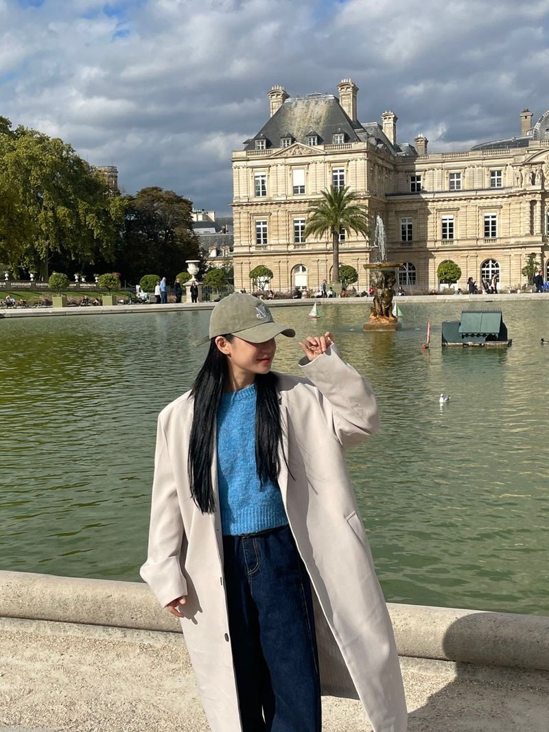 Tailored unisex single coat