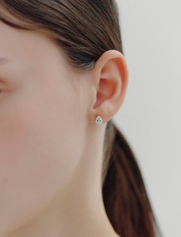 hyeres lor（イエール・ロール）の「26SS★ Essence 14K (Y) Lab-Diamond Pear Piercing 0.5CT（Accessories）」