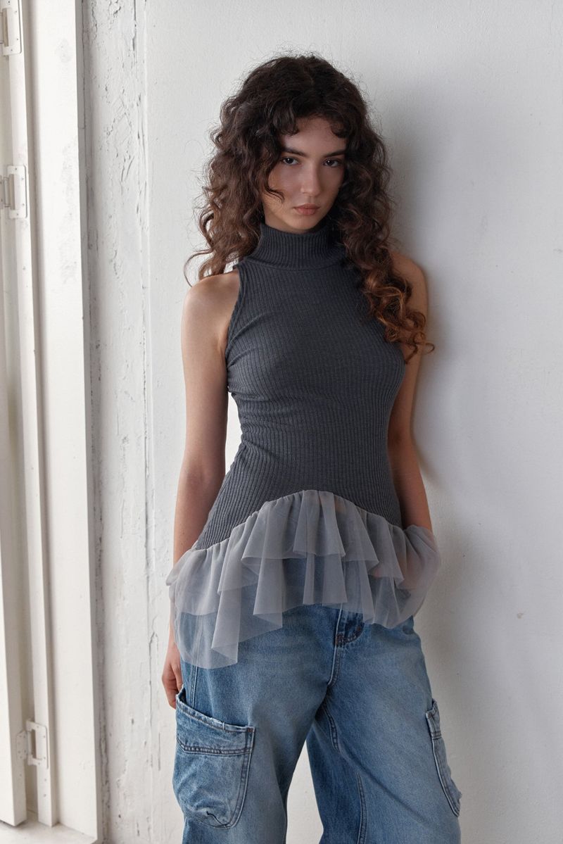 INSEOWL（インサウル）の「POSE TANK TOP - CHARCOAL（Tops）」