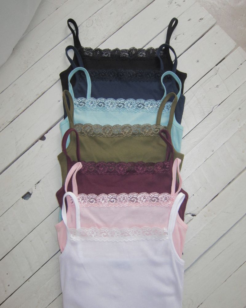 Vuet Lace Ribbed Sleeveless Top