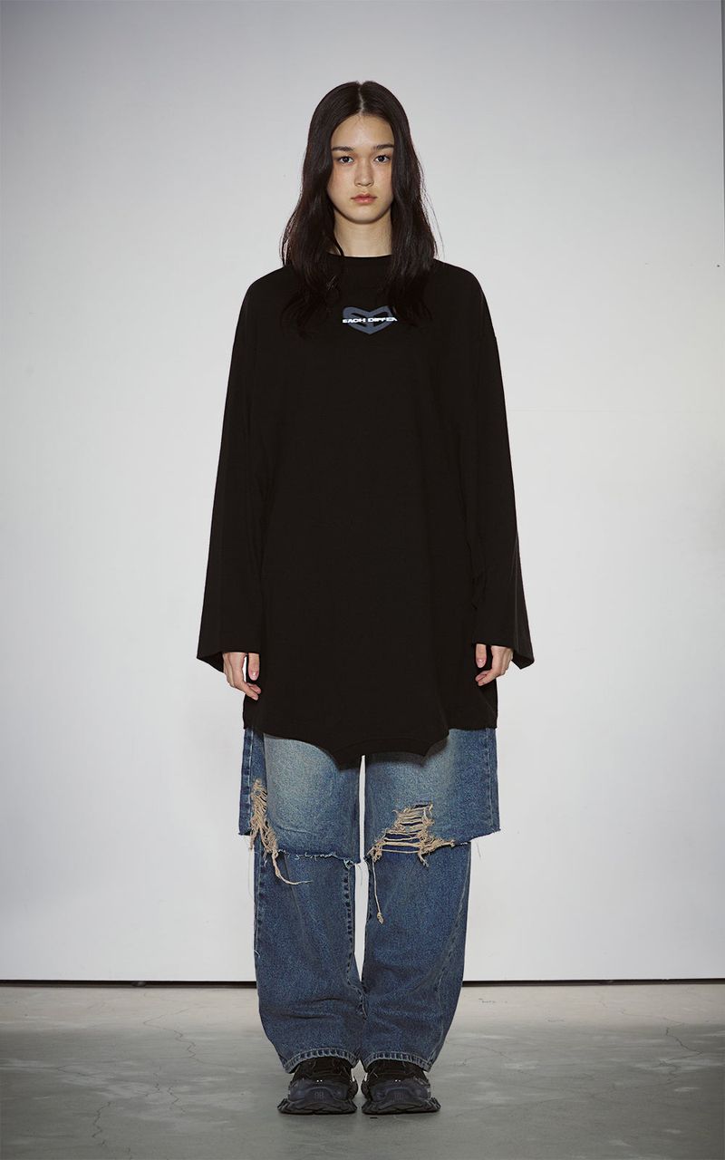 EACH DIFFER（イーチディファー）の「ブラーハートケープスリーブTシャツ　ブラック（トップス）」