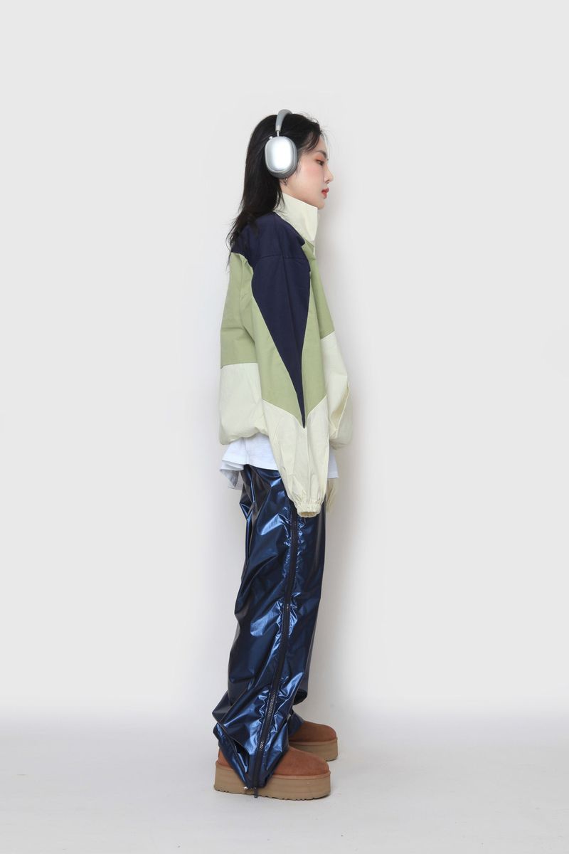triple-colored zip-up
