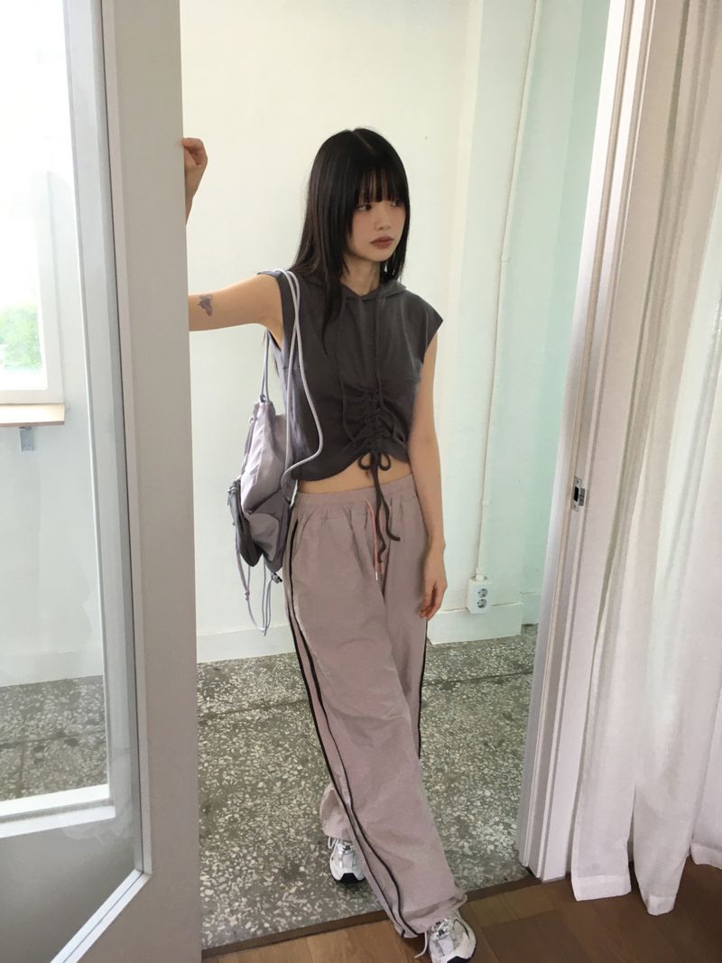 Ron's shirring string crop hooded tank top