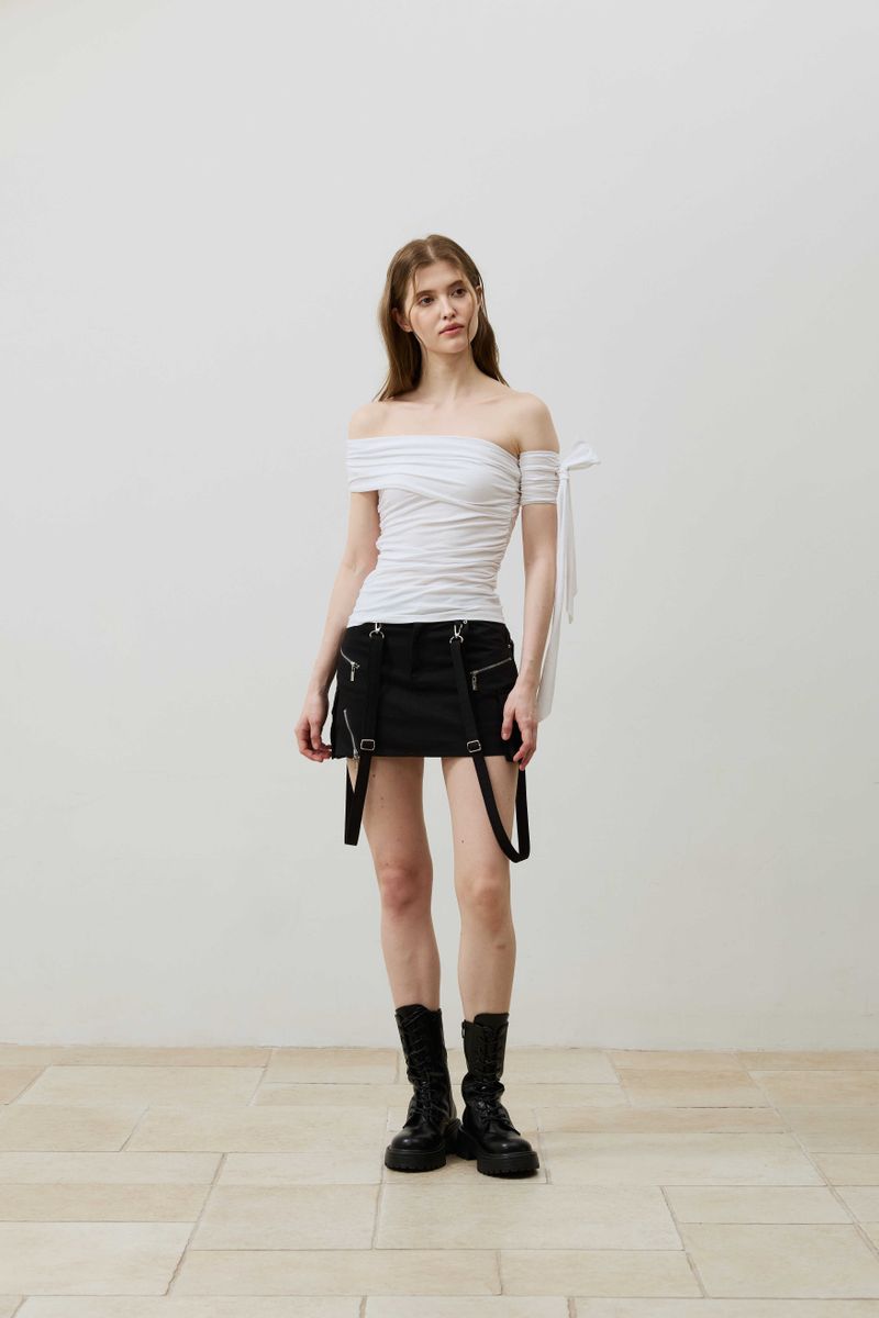 RIA ONE-SHOULDER SHIRRING TOP / WHITE