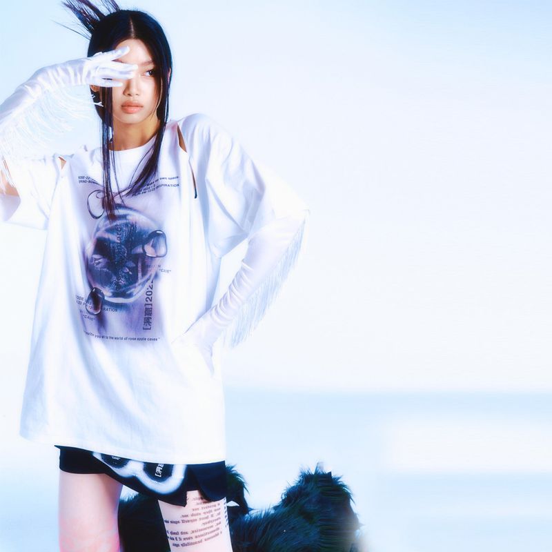 222 Cutout graphic t-shirts - White