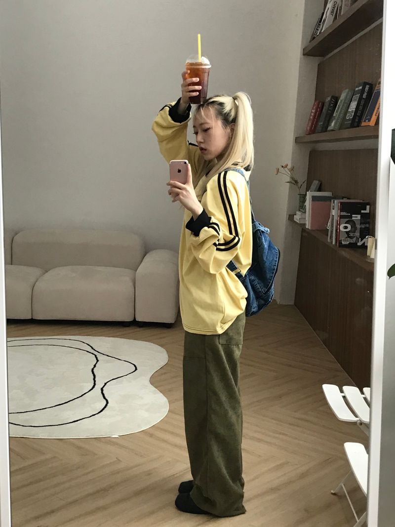 Sporty long sleeve top