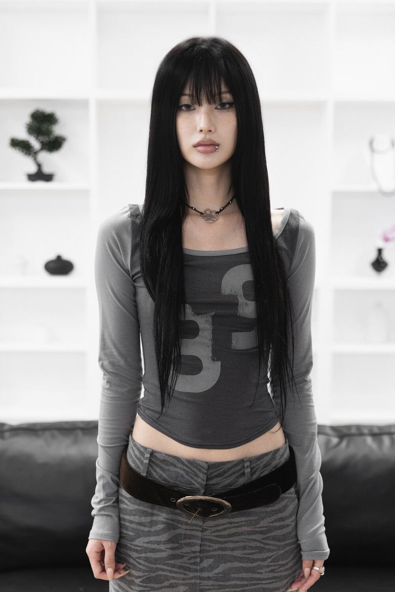 [Sepia] Flower choker