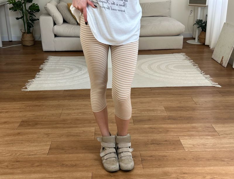 stripe capri leggings