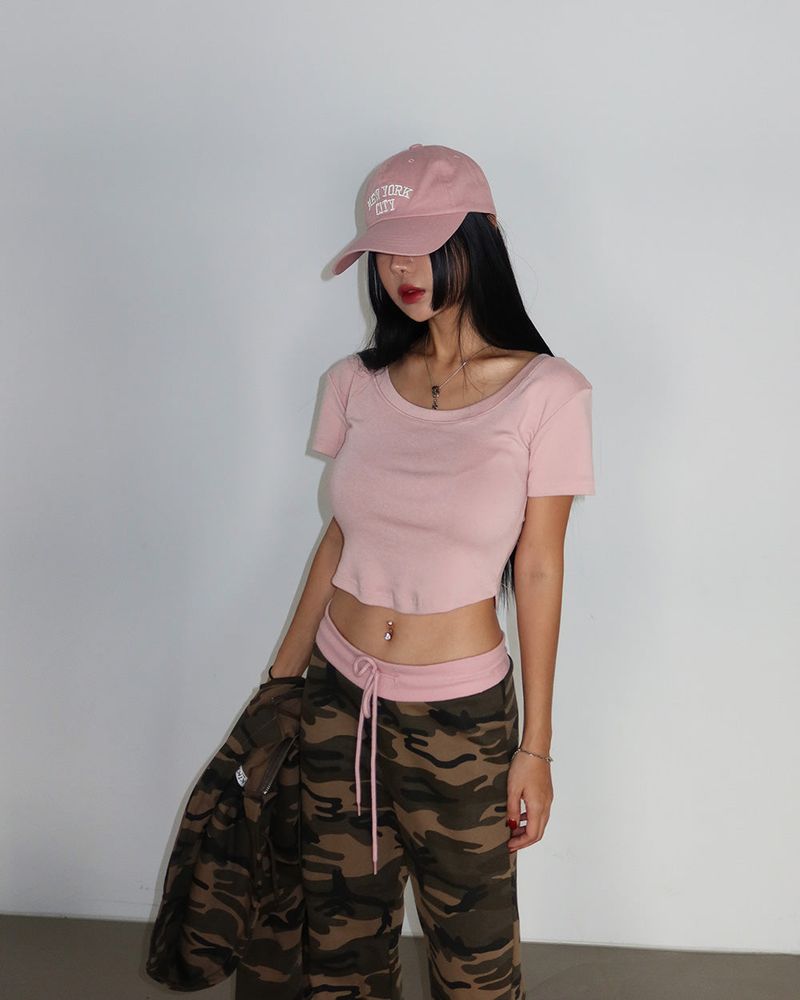 Pink color camouflage hooded zip-up