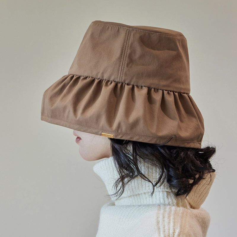 VARZAR(バザール)の「Metal Tip Shirring Bucket Hat / Brick(Hats)」