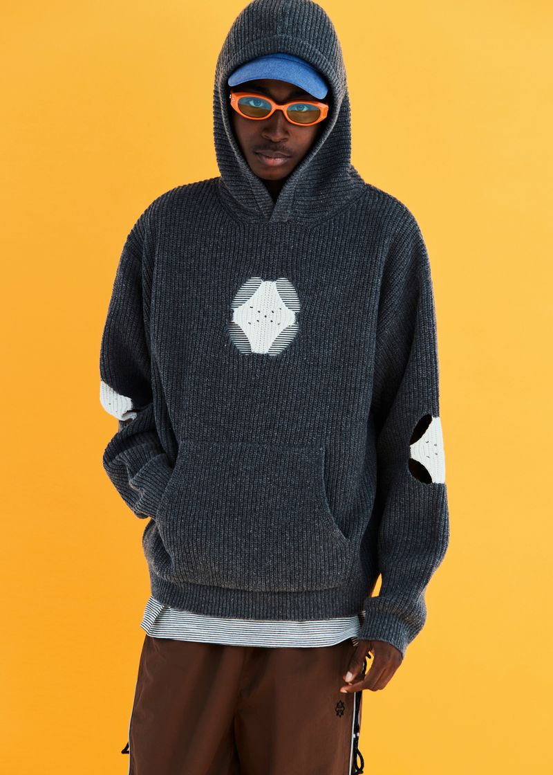 HOLE ARGYLE KNIT HOODIE / CHARCOAL
