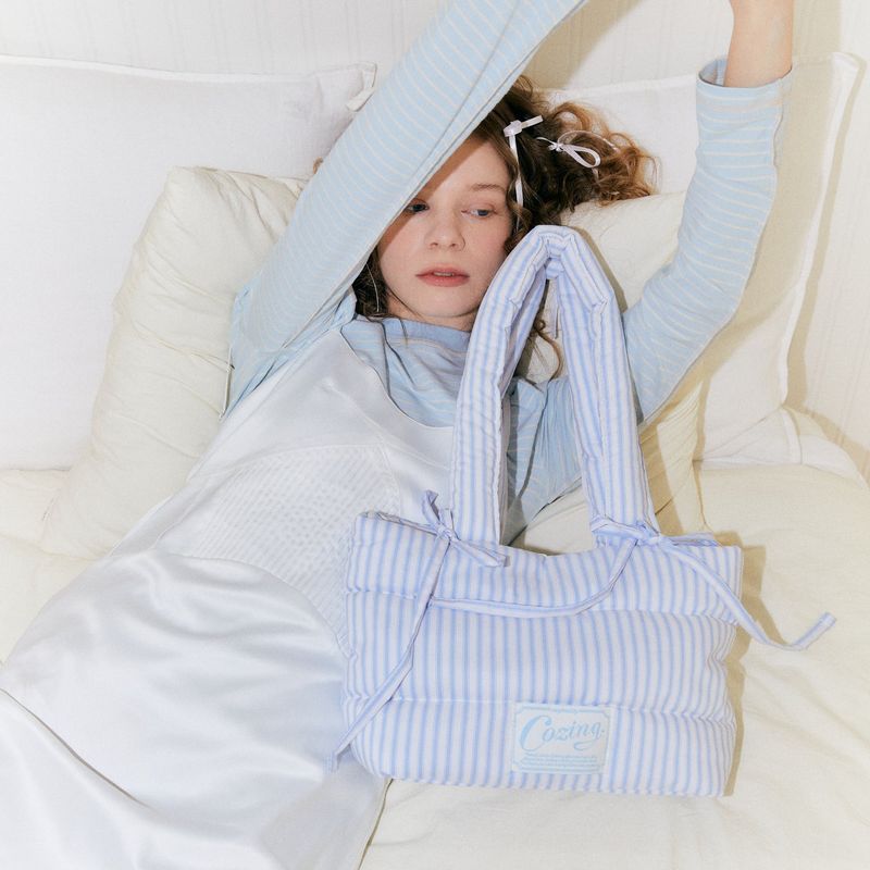 cozing(コジング)の「Pillow bag_sky(Bags)」
