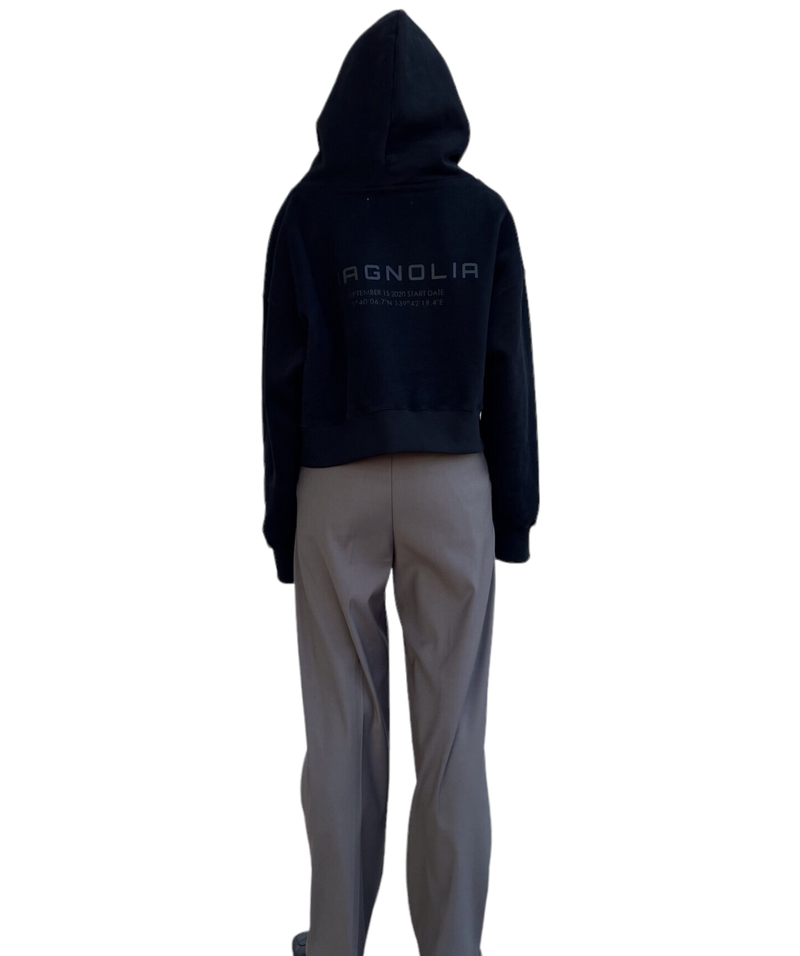 エンボスクロップドフーディー/Emboss Cropped Hoodie-BLACK