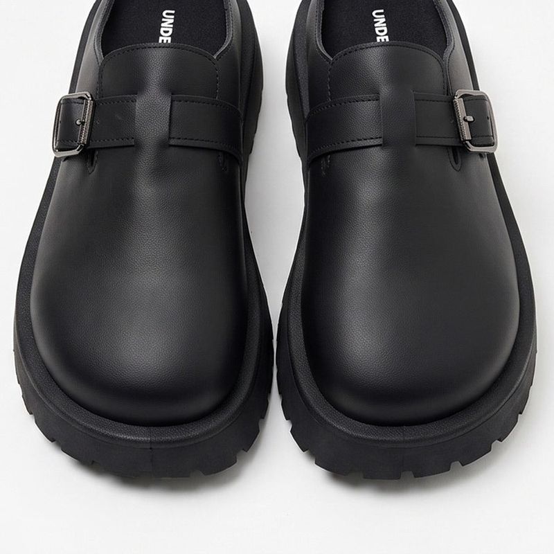 Buckle Round-Toe Clogs Black