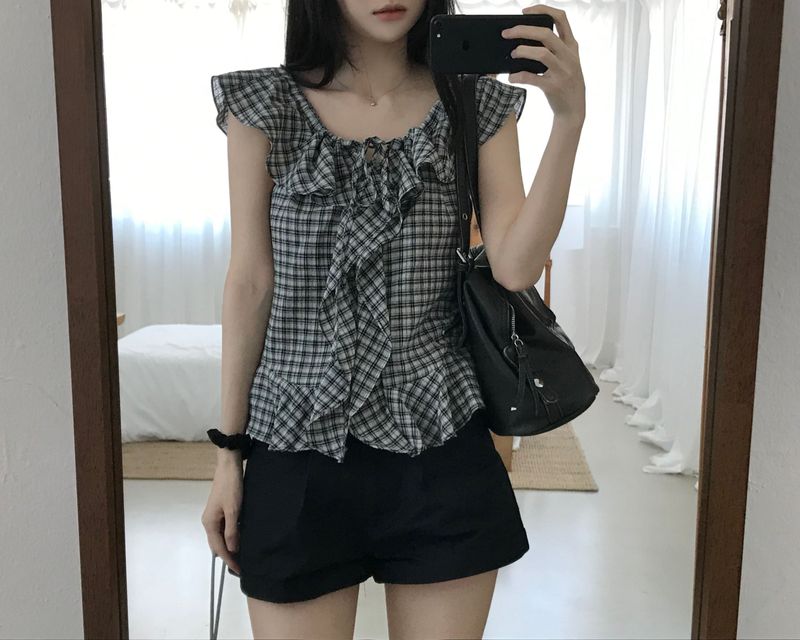 Checked frill blouse (2 colors)