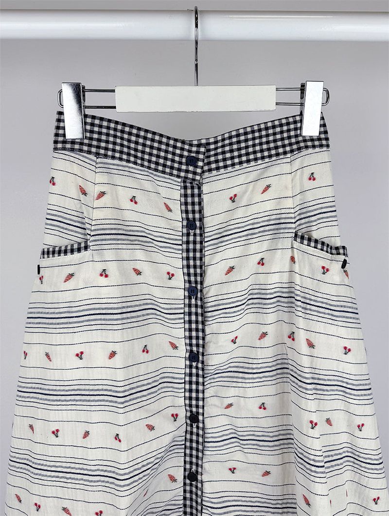 CARROT BUTTON FULL SKIRT (2C)