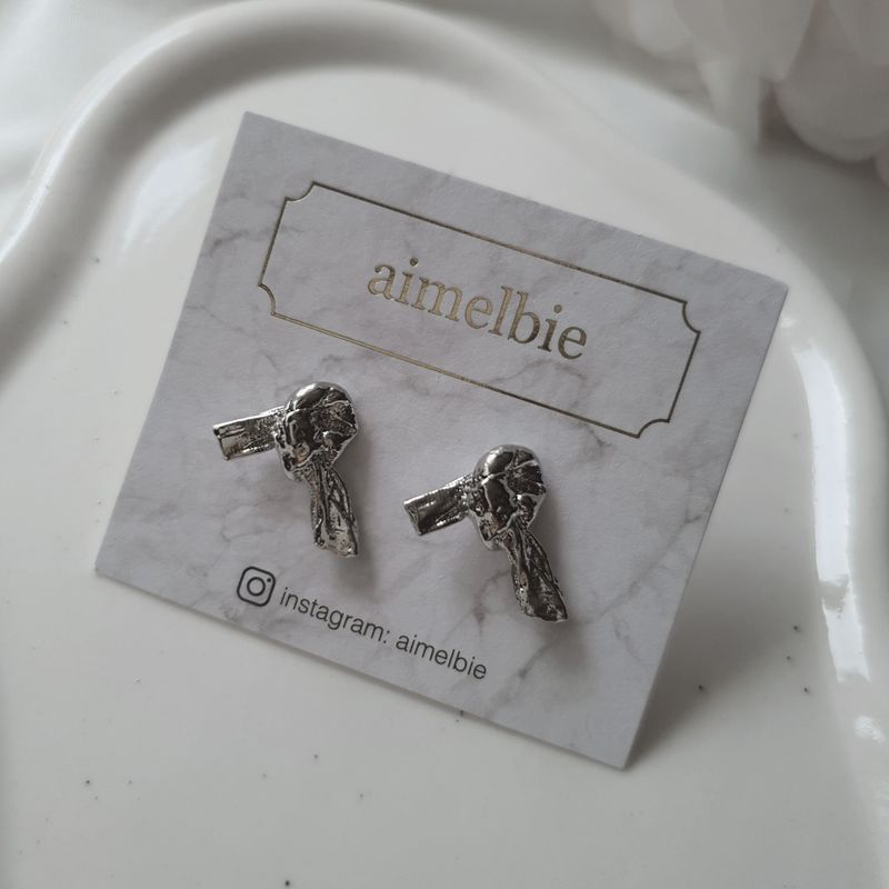 [Aespa Giselle, NMIXX Haewon Piercing] Vintage Knot Piercing - Silver