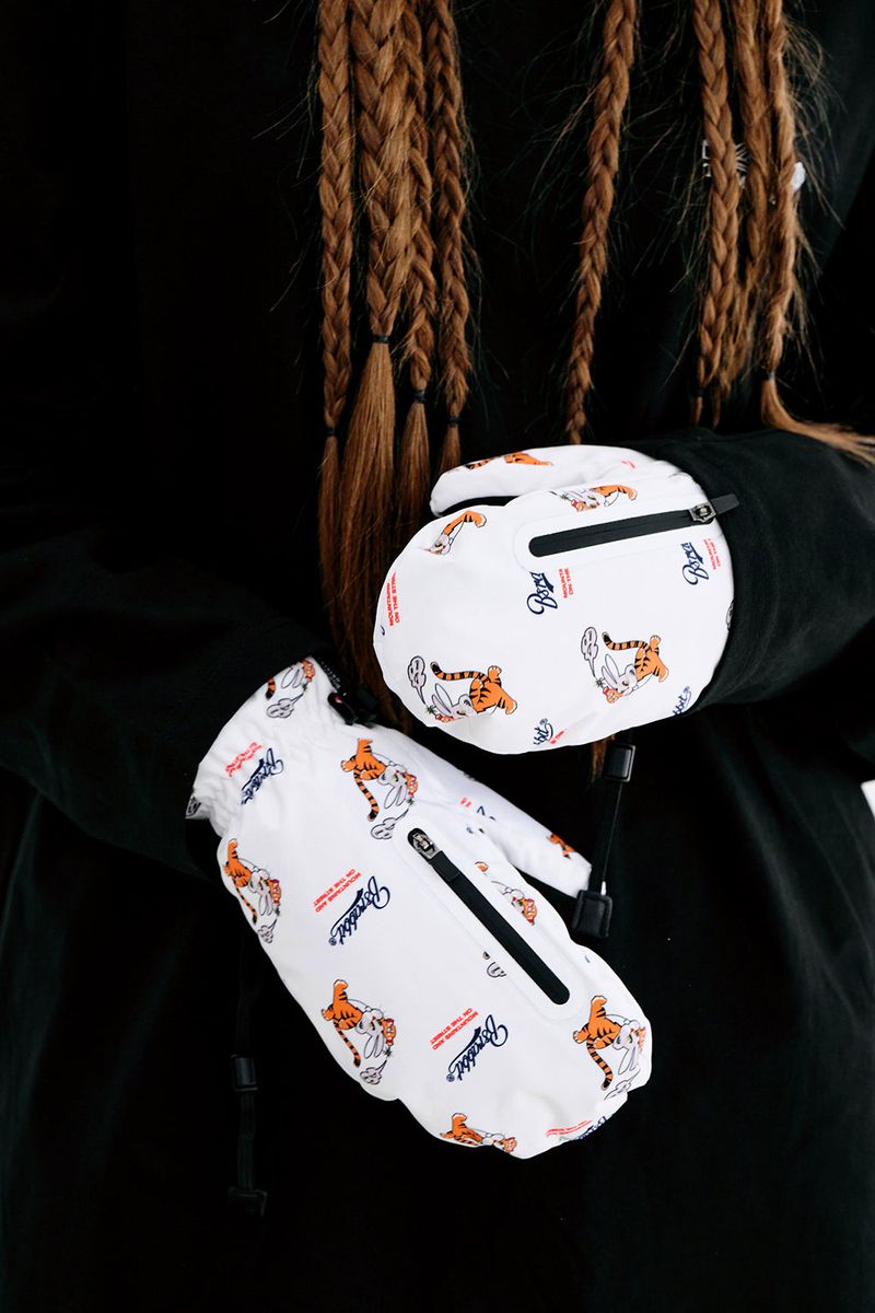 TIGER RABBIT ZIPPER POCKET GLOVE