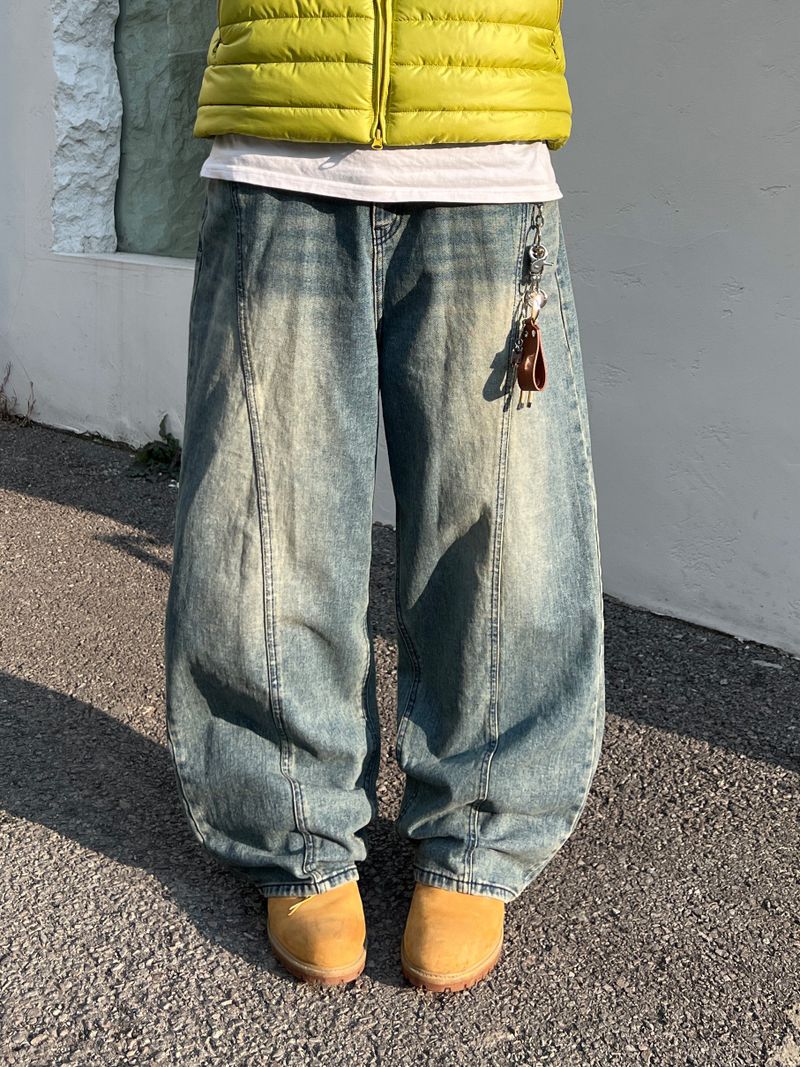 ESOO(イス)の「Sleek Curved Denim Pants (2 Colors)(Pants)」