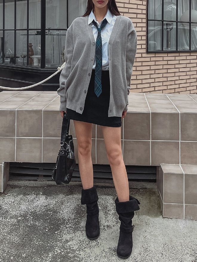 ケニンインシジョンカーゴミニスカート