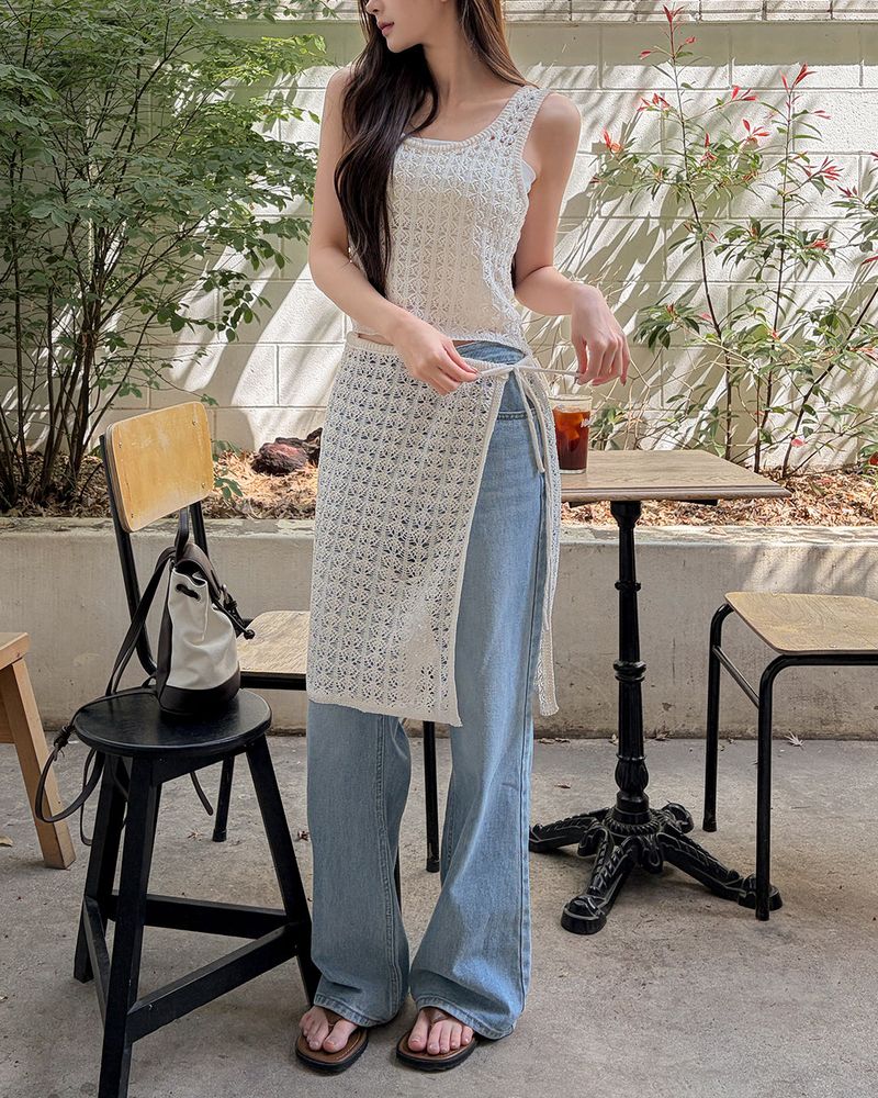 Dam knit sleeveless & wrap skirt set