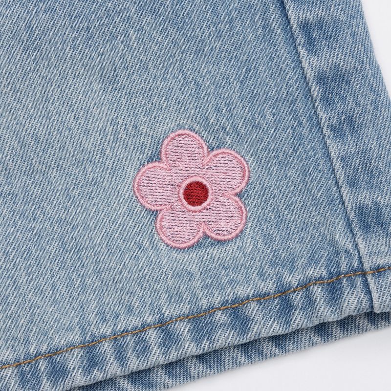 FLOWER EMBROIDERY LIGHT BLUE DENIM SHORTS code 18201