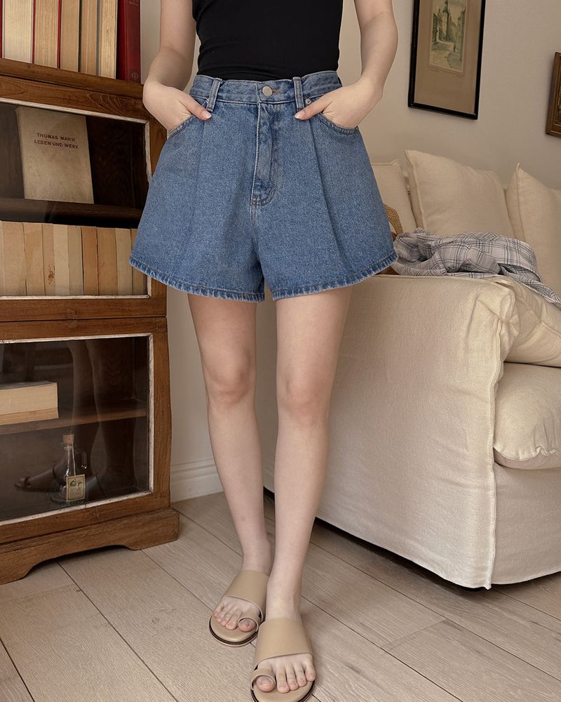 MAYBINS(メイビンス)の「Warner Pintuck Denim Shorts(Pants)」