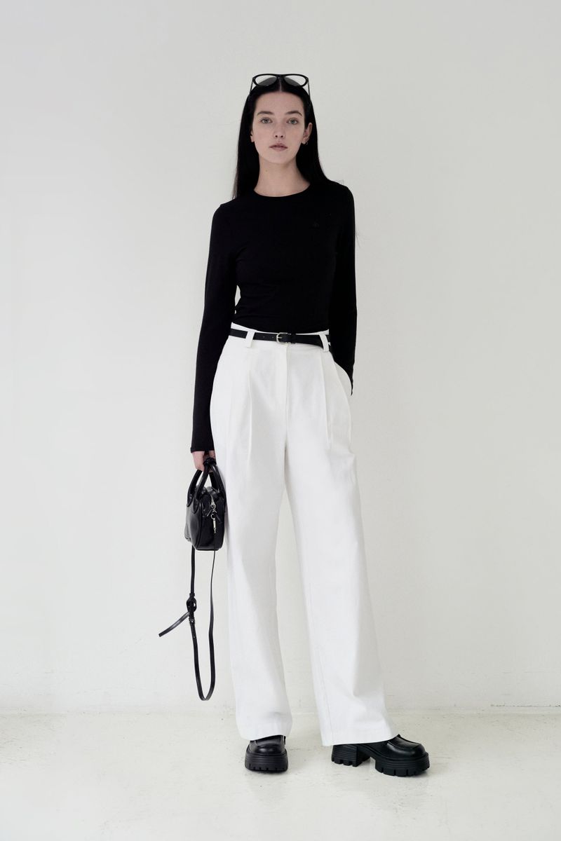 KIRSH PLAIN ROUND FITTED T-SHIRT [BLACK]