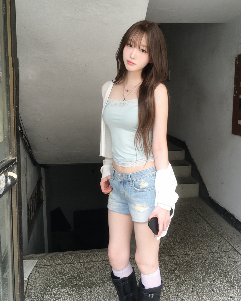 Pastel lace sleeveless