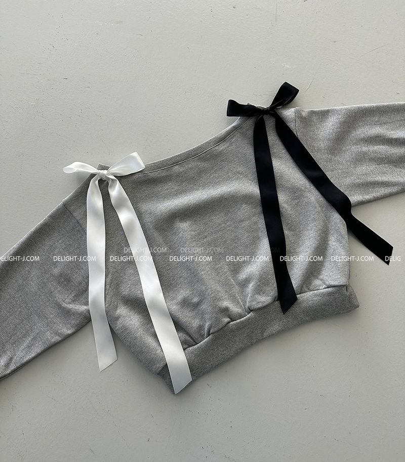 Ribbon brooch SET Off-shoulder sweatshirt
