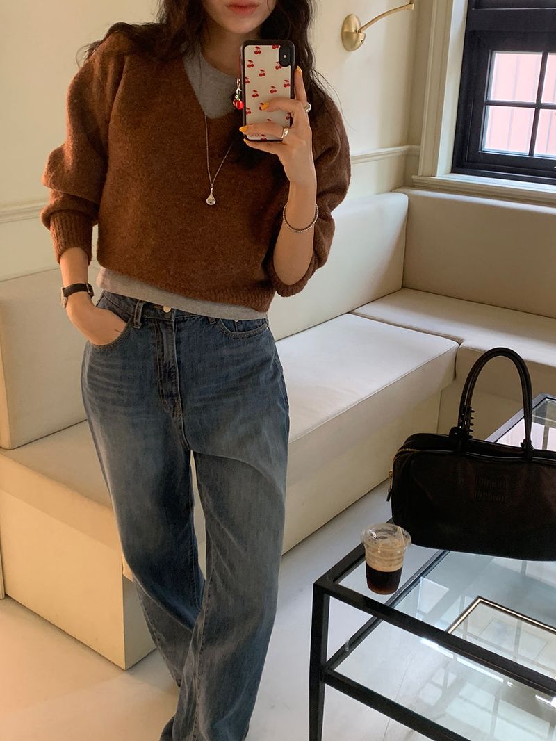 [MADE] Magita Wool V Cropped Knitwear