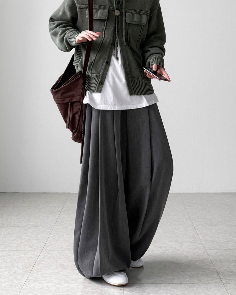 Miro Pleated Balloon Pants