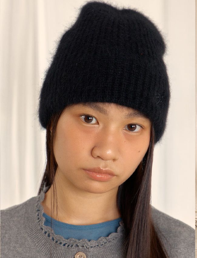 HAIRY KNIT BEANIE (BLACK)