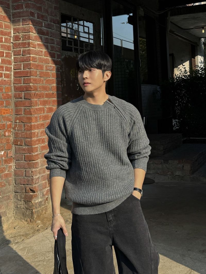 Going diagonal zipper knitwear