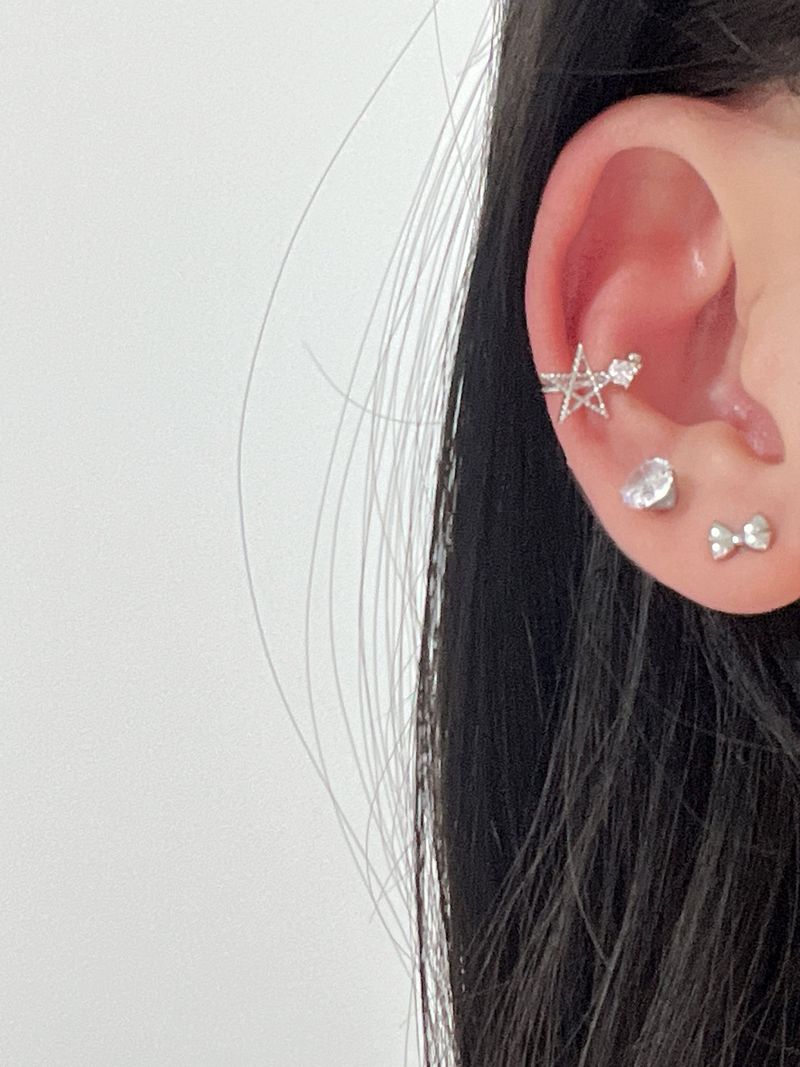 cubic line star earcuff