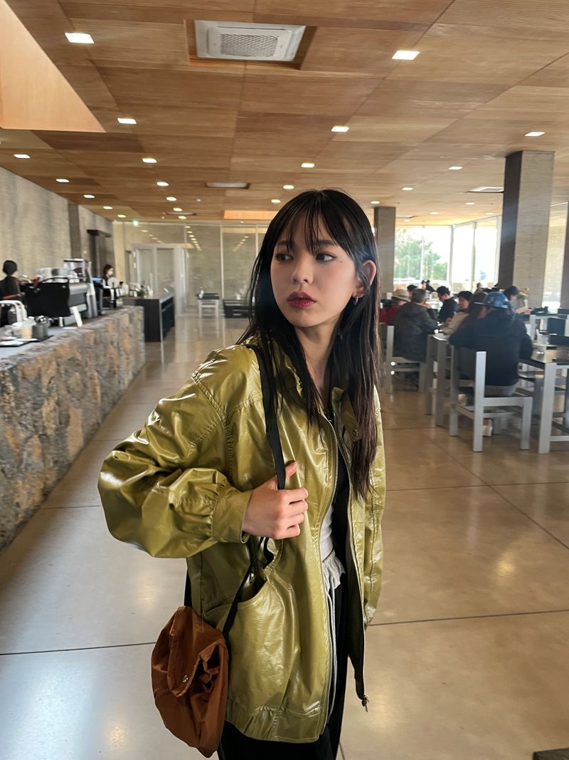 Sewing two-way leather jacket