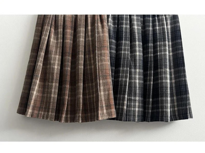 Dotten Check Woolen Pleated Midi Skirt
