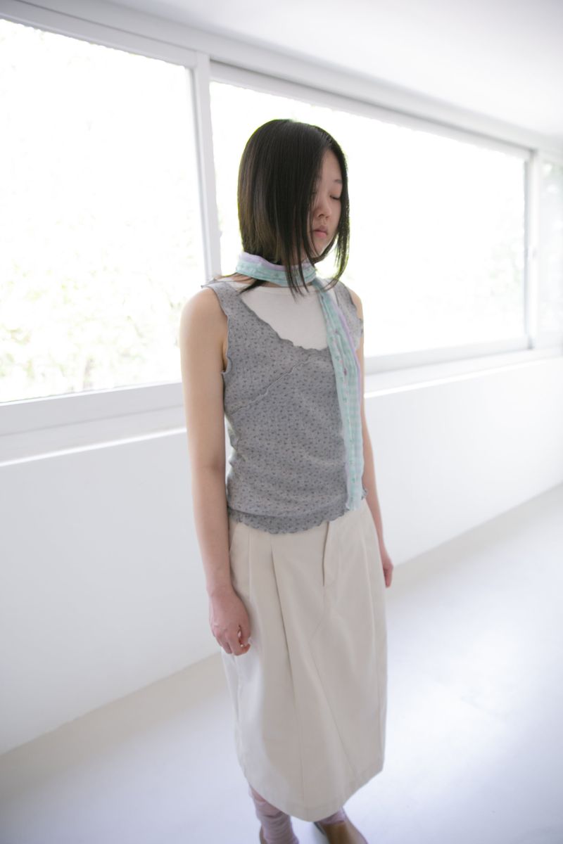 fine flower punching sleeveless top(2colors)