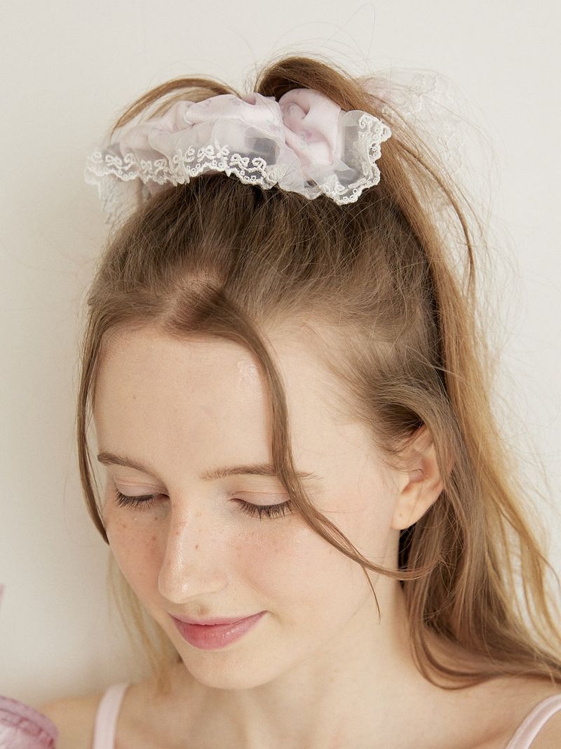 sweatsweet（スウェットスイート）の「BIG LACE SCRUNCHIE - PINK（Hair Accessories）」