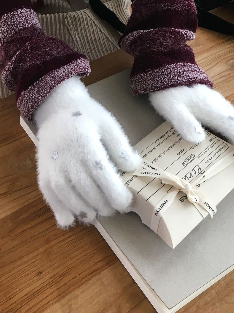 Minka star point fur gloves