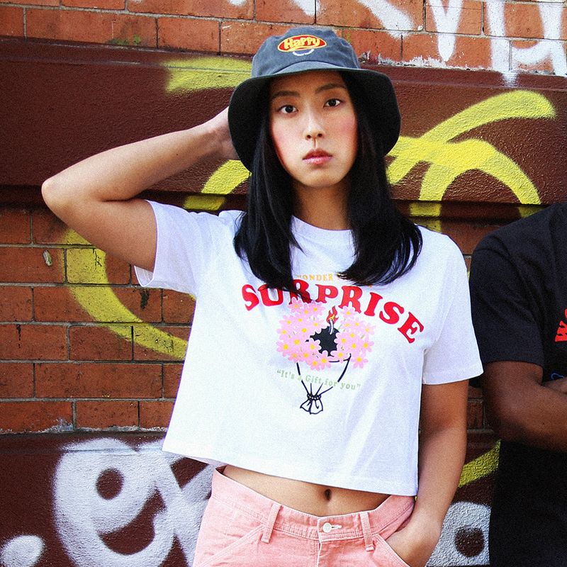 Flower bomb crop T-shirt