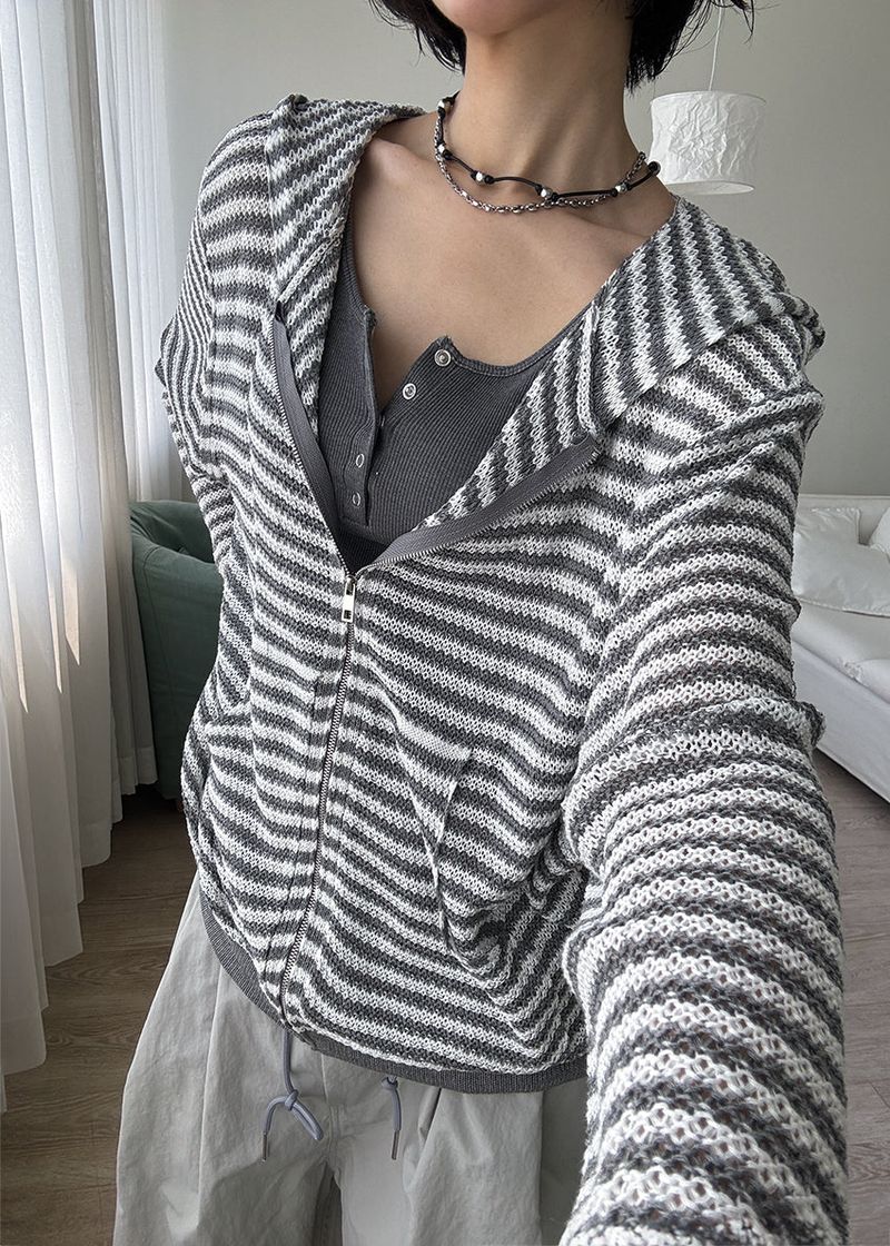 eon(イオエン)の「MESH STRIPE ZIP-UP(Tops)」