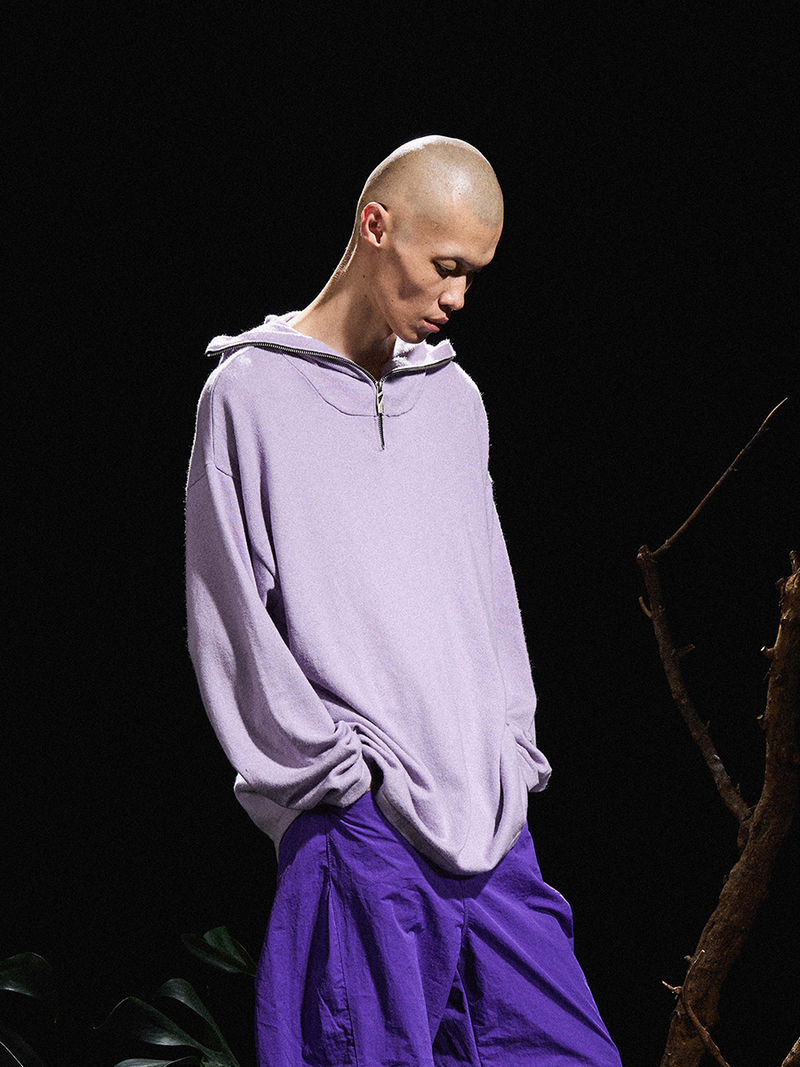 RELABEL（リレーベル）の「RELABEL 24AW Butterfly-Feathered Grey and Purple Maskable Turtleneck Zip Wool Sweater（Tops）」