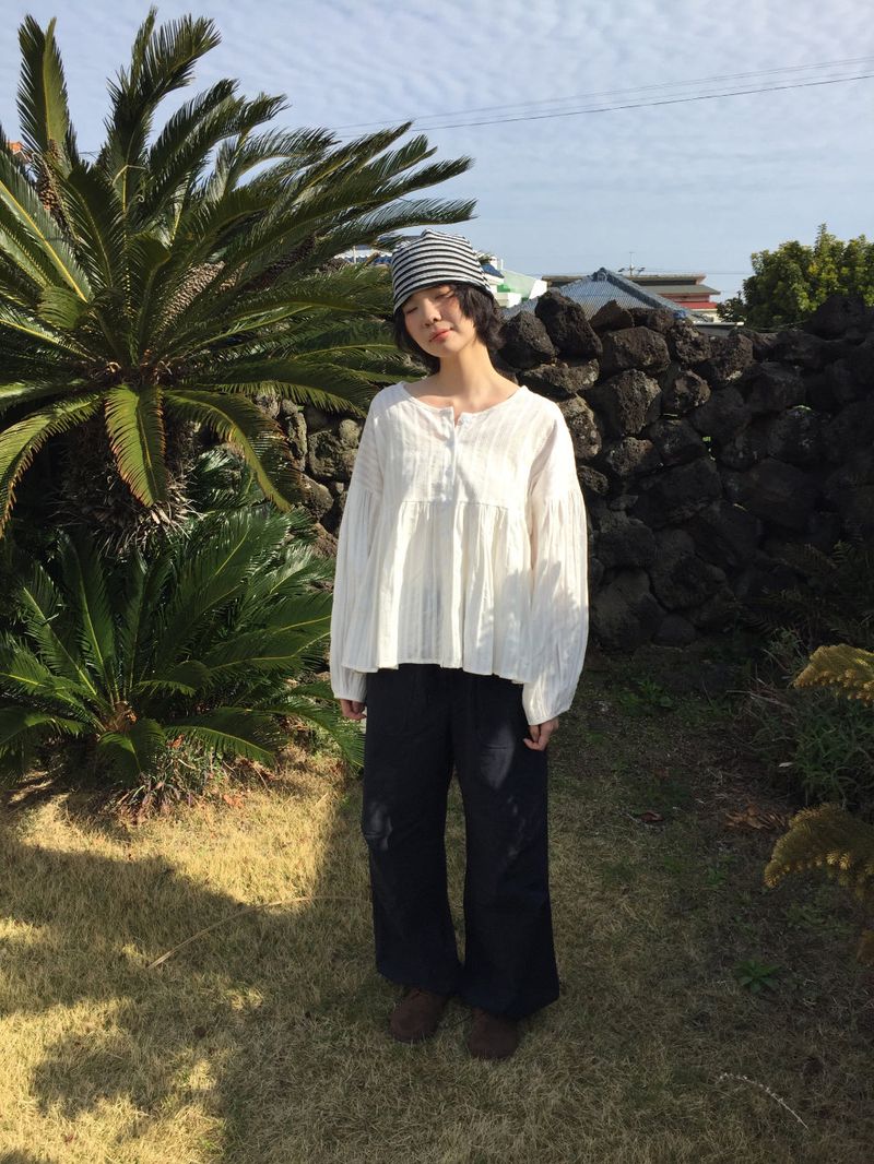DUGGY(ダギー)の「Rihero Shirring Blouse (1color)(Tops)」