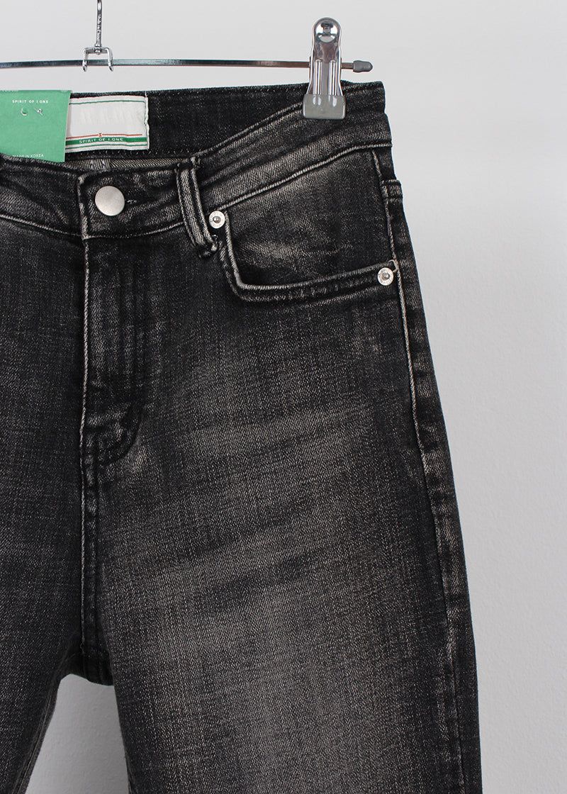SMOKY GREY BOOTS CUT DENIM