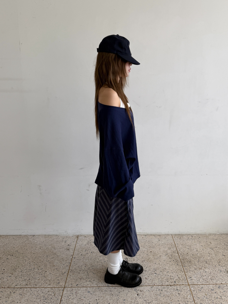 deep v neck loose T