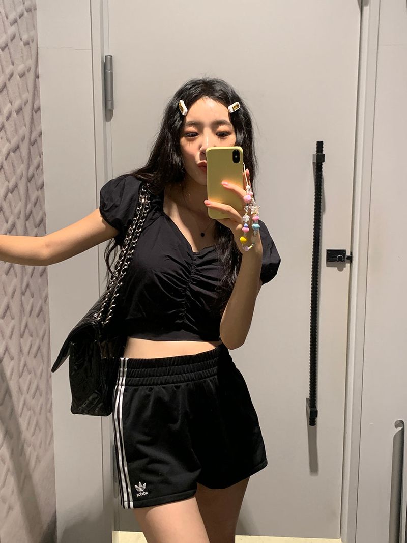 [MADE] MOBE SHIRRING CROP BLOUSE