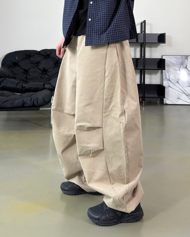 Trevil Patch Balloon Chino Pants