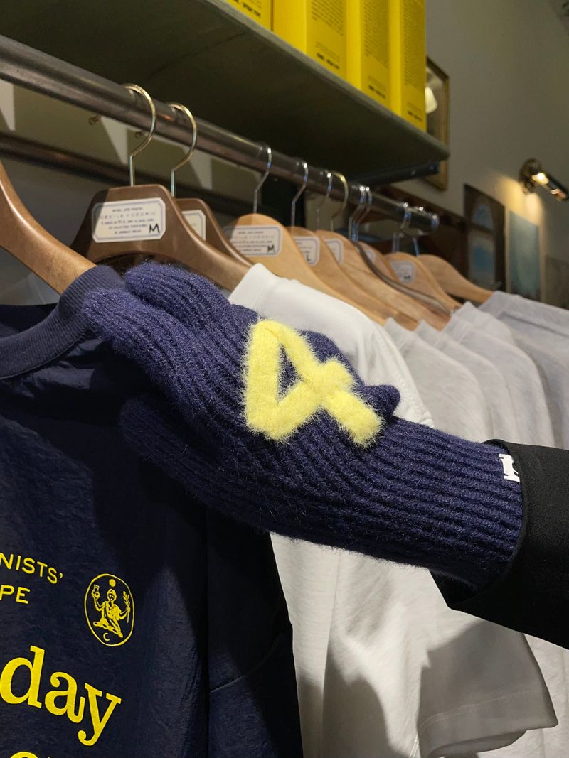CUSTOM INITIAL KNIT RIBBON GLOVES